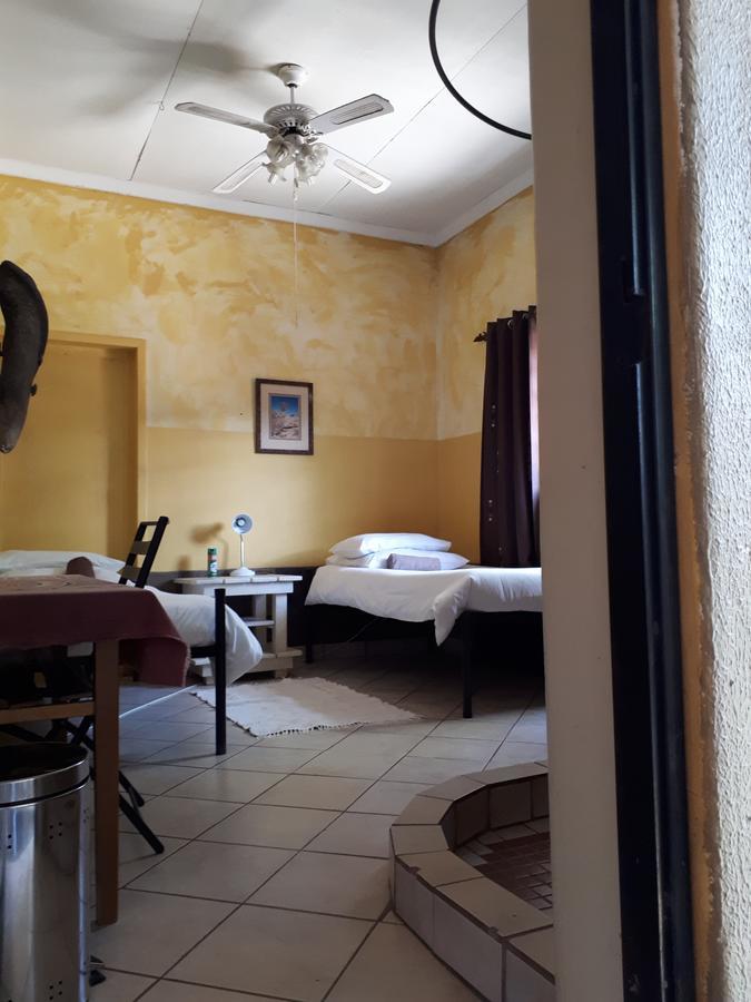 Puccini House Bed and Breakfast Windhoek Exteriör bild